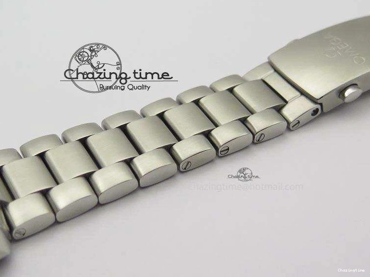 0507 Planet Ocean SS Bp Maker 45mm Black Bezel On SS Bracelet A OnTrend 8218